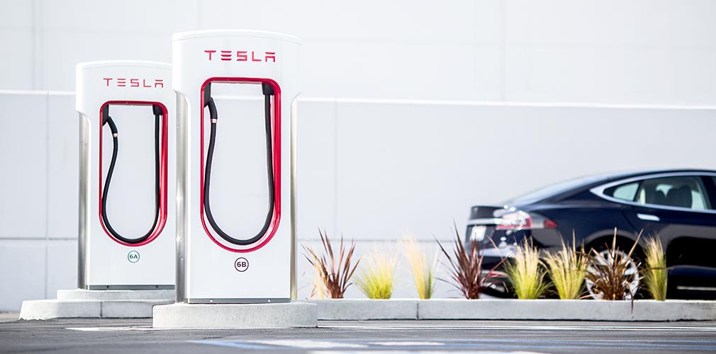 Tesla hat ein eigenes Supercharmer-Netzwerk für seine Autos entwickelt
